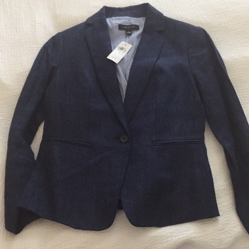 Navy linen blazer NWT